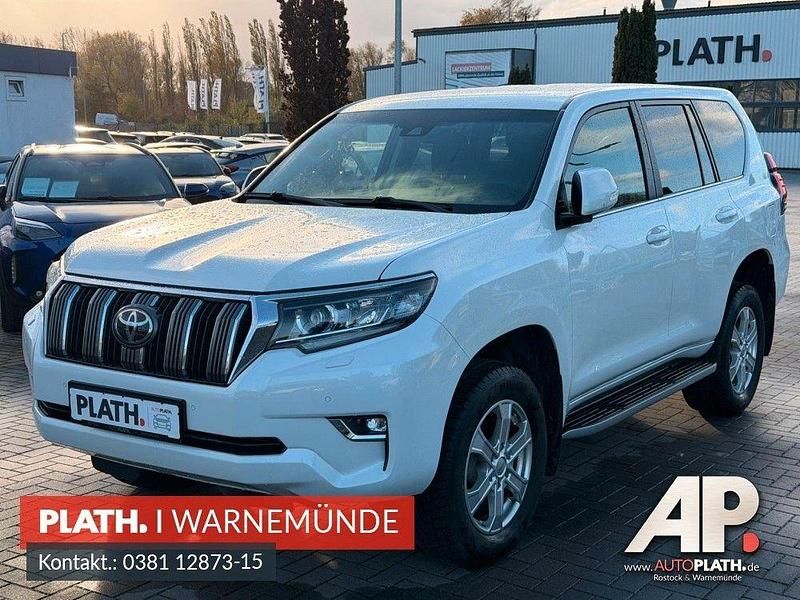 Weiß Gebraucht 2018 Toyota Land Cruiser Executive SUV | 48.990 € (Teuer) - Bild 1/4