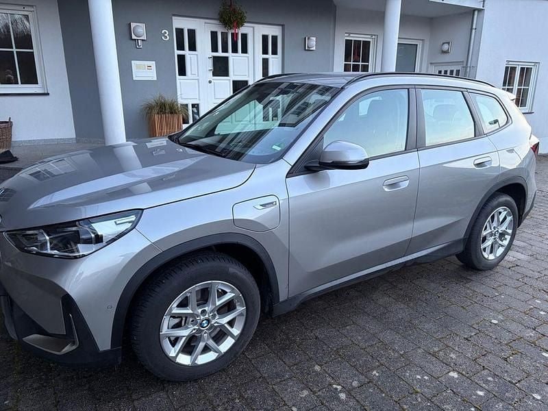 Grau Gebraucht 2023 BMW X1 Advantage SUV | 33.800 € (Superpreis) - Bild 1/4