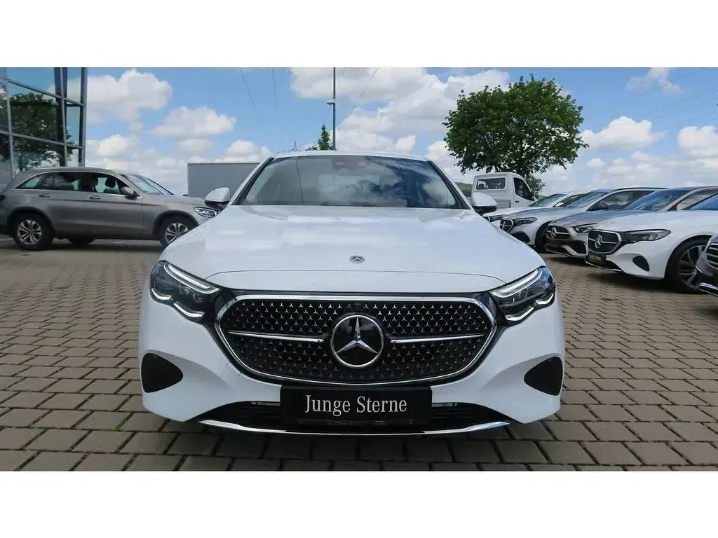 Gebraucht Mercedes E220 Advanced Plus 197 PS (144 kW) 2025 Weiß Limousine