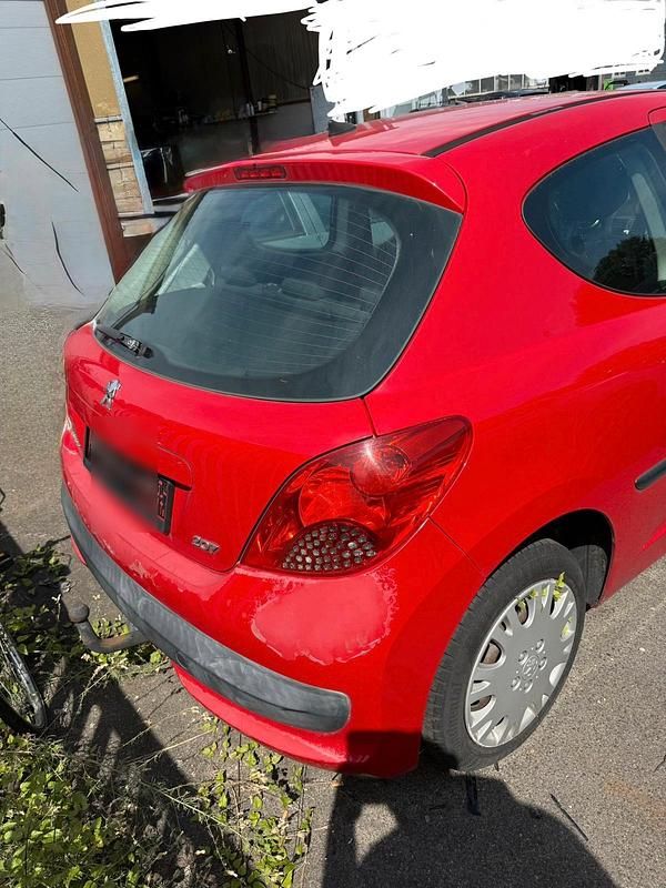 Rot Gebraucht 2006 Peugeot 207 Coupé | 490 € (Superpreis) - Bild 1/4