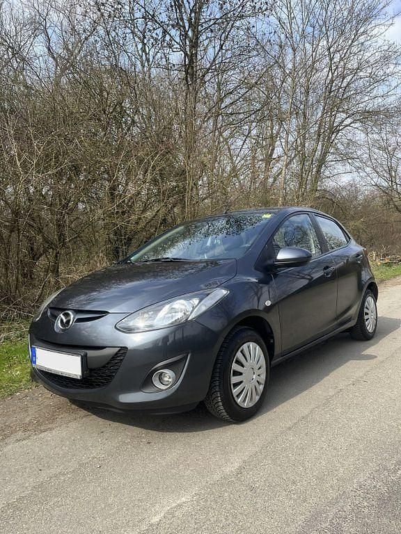 Gebraucht Mazda 2 Center-Line 84 PS (61 kW) 2012 Grau Kleinwagen