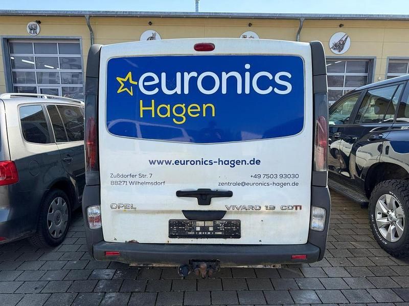 Gebraucht Opel Vivaro 101 PS (74 kW) 2006 Casabl/arctic/eisweiss/kaolin Van / Kleinbus