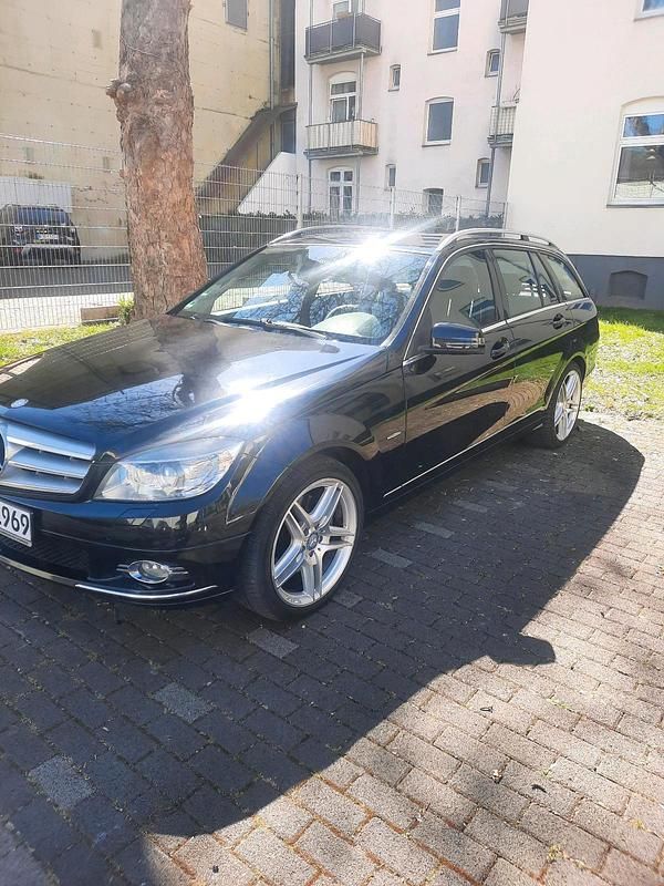 Schwarz Gebraucht 2009 Mercedes 350 Avantgarde Kombi | 4.999 € - Bild 1/4