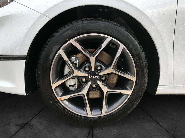 Neu Kia Ceed Spirit 140 PS (102 kW) 2025 Weiß Kleinwagen