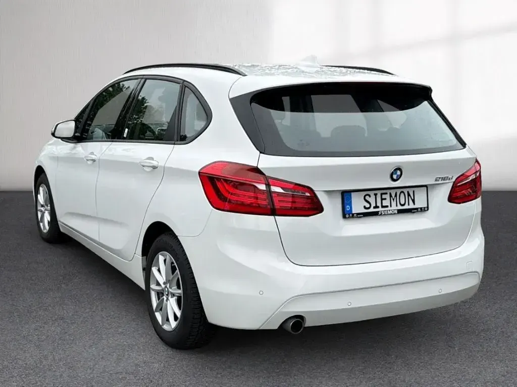 Używany BMW 218 Active Tourer Advantage 150 KM (110 kW) 2016 Biały Minivan