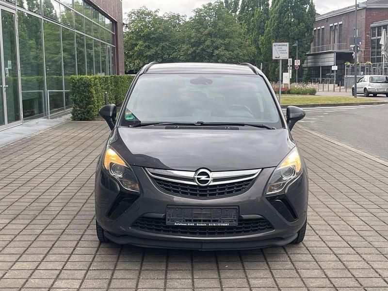 Grau Gebraucht 2014 Opel Zafira Tourer Edition Van / Kleinbus | 5.500 € - Bild 1/4