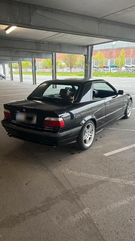 Gebraucht BMW 318 Cabriolet 116 PS (85 kW) 1996 Schwarz Cabrio