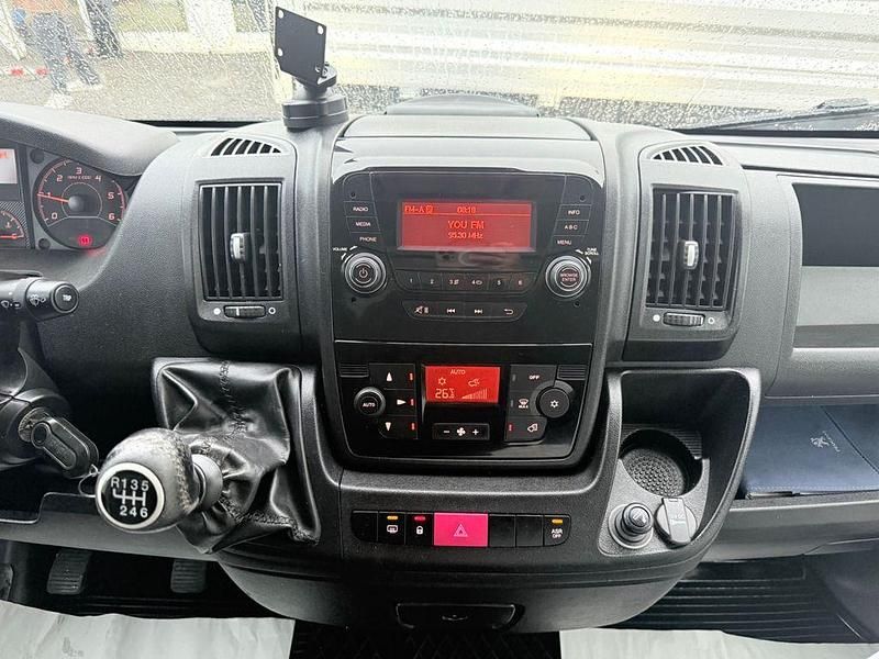 Gebraucht Peugeot Boxer 163 PS (119 kW) 2017 Weiß Van