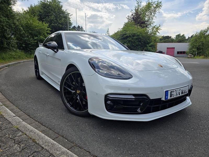 Weiß Gebraucht 2019 Porsche Panamera GTS Limousine | 93.971 € - Bild 1/4
