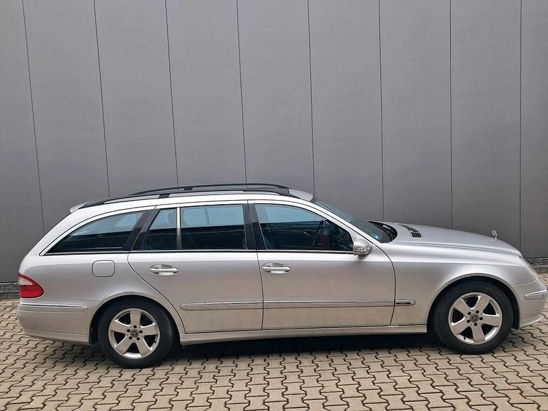 Gebraucht Mercedes E200 163 PS (119 kW) 2004 Silber Kombi