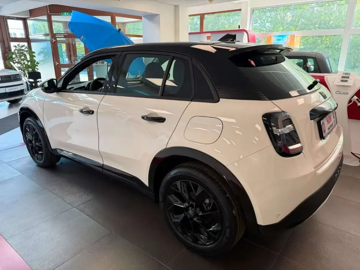 Neu Fiat 600 Street 101 PS (74 kW) 2026 Weiß SUV