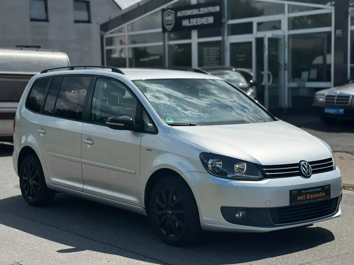 Gebraucht VW Touran Match 150 PS (110 kW) 2012 Silber Van / Kleinbus