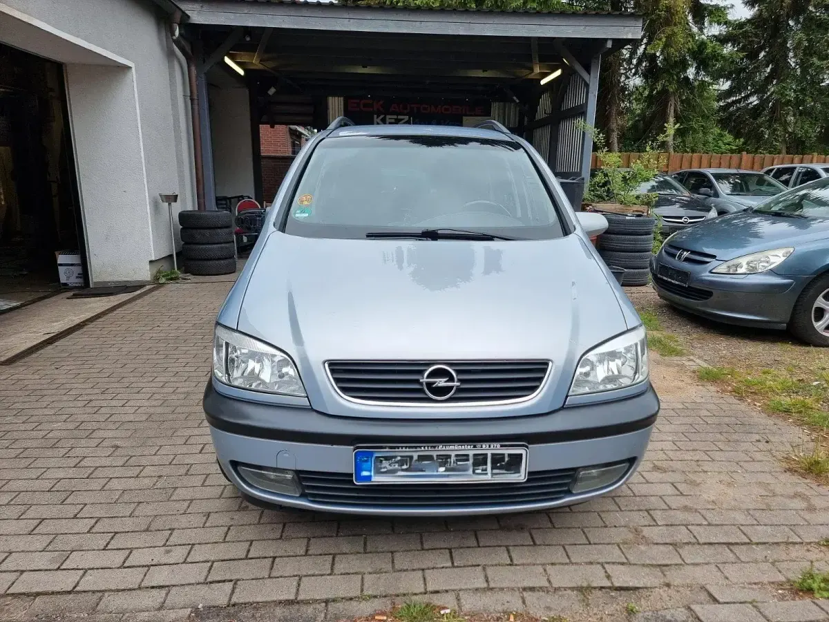 Gebraucht Opel Zafira 116 PS (85 kW) 2000 Silber Van / Kleinbus