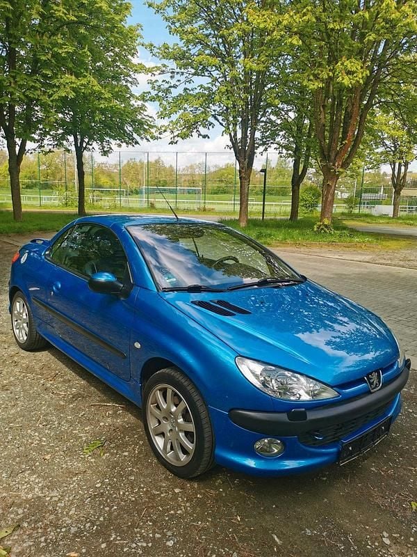 Blau Gebraucht 2025 Peugeot 206 CC Cabrio | 2.750 € - Bild 1/4