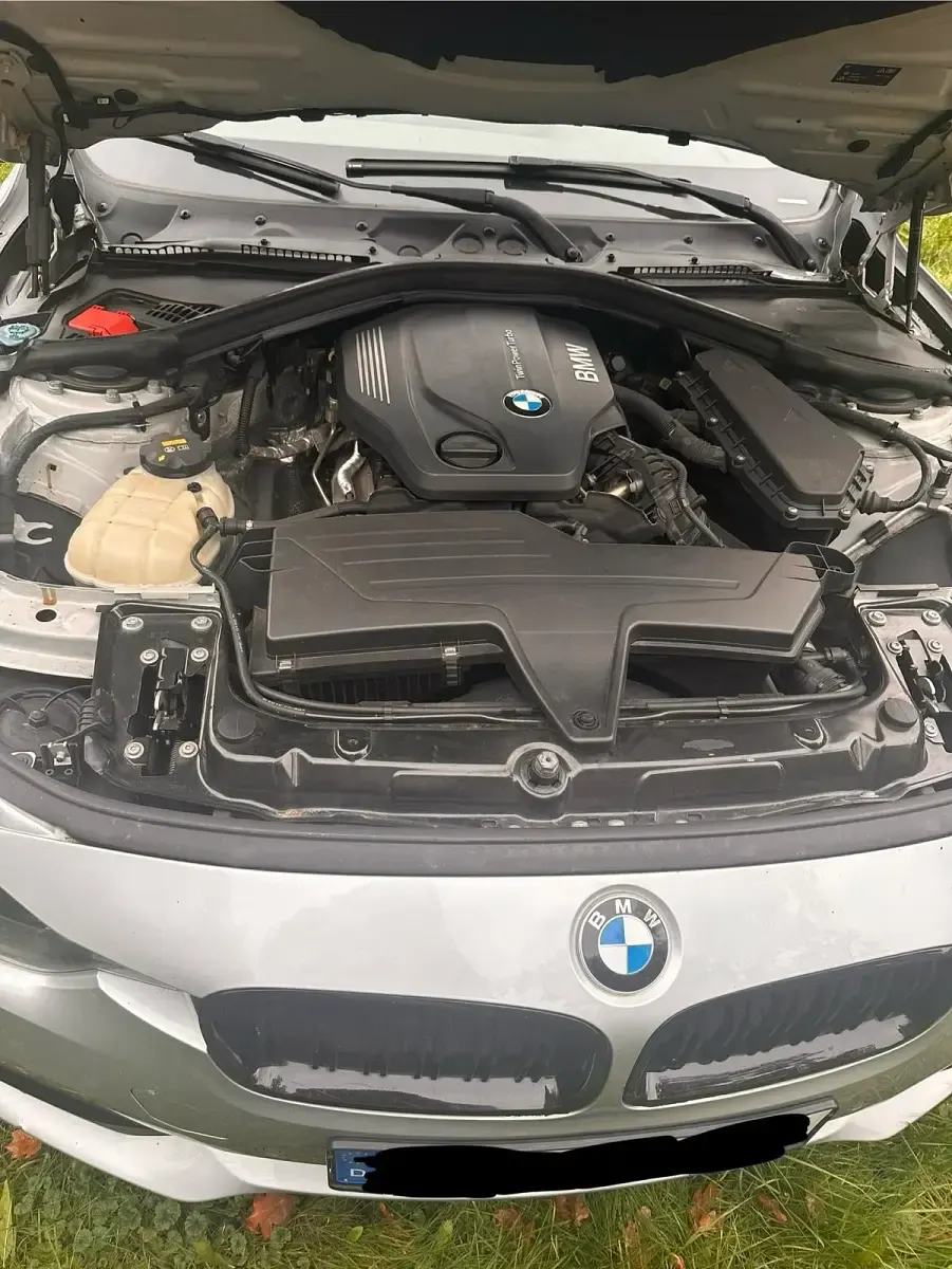 Gebraucht BMW 318 150 PS (110 kW) 2016 Silber Kombi