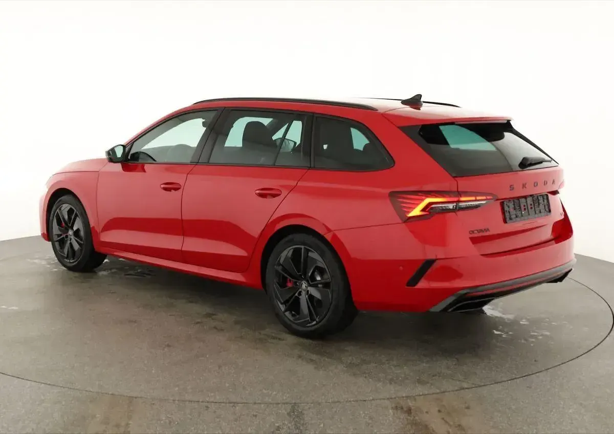 Neu Skoda Octavia RS 265 PS (194 kW) 2026 Race blau metallic Kombi