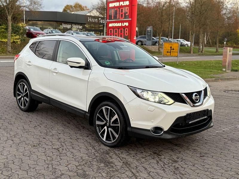 Weiß Gebraucht 2016 Nissan Qashqai Tekna SUV | 13.900 € (Fairer Preis) - Bild 1/4