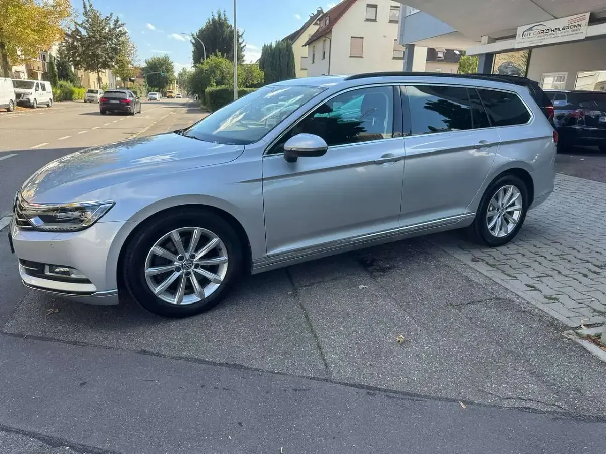 Gebraucht VW Passat Comfortline 220 PS (161 kW) 2015 Reflexsilber metallic Kombi