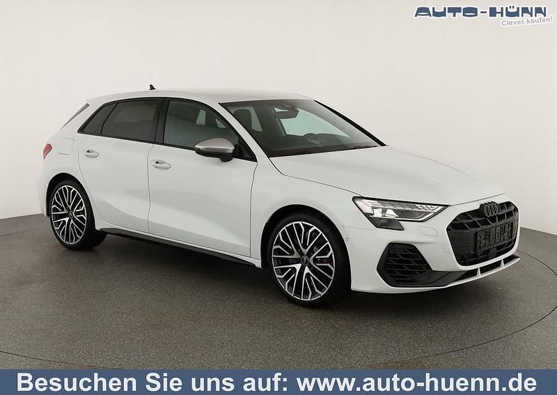 Gletscherweiß metallic Neu 2025 Audi S3 Ambiente Limousine | 47.995 € (Superpreis) - Bild 1/4