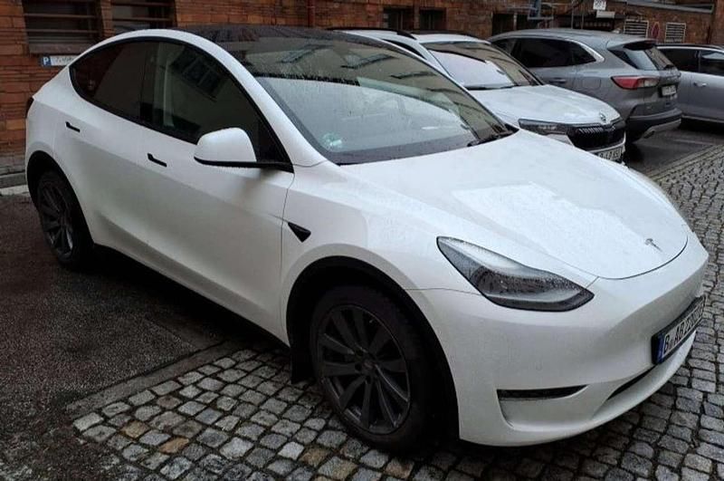 Gebraucht Tesla Model Y 378 kW (514 PS) 2023 Multicoat: pearl white SUV