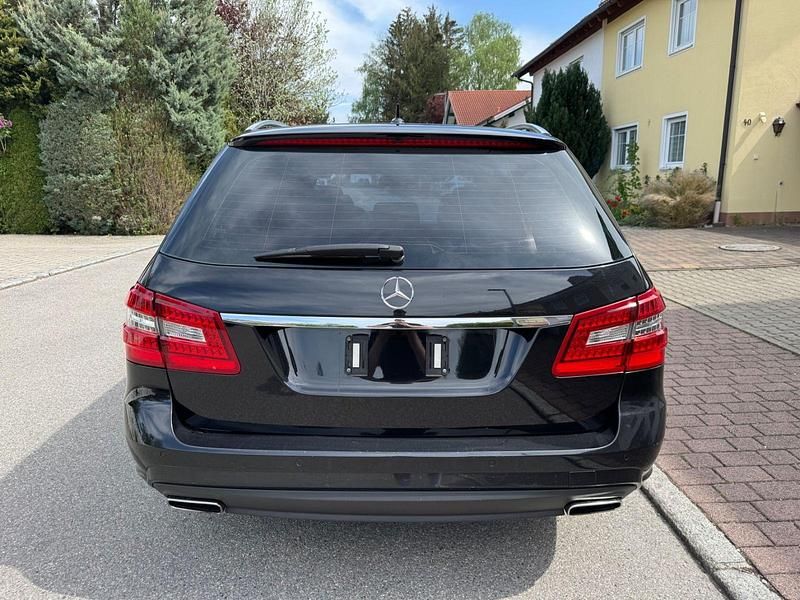 Gebraucht Mercedes E350 AMG line 231 PS (169 kW) 2010 Schwarz Kombi