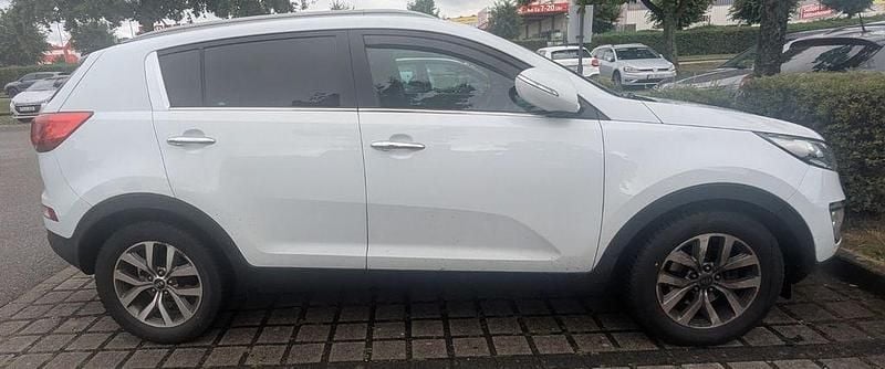 Weiß Gebraucht 2015 Kia Sportage Vision SUV | 7.599 € (Guter Preis) - Bild 1/4
