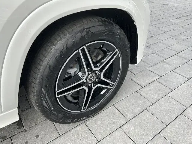 Gebraucht Mercedes GLE450 AMG line 367 PS (269 kW) 2025 Unilack polarweiß SUV