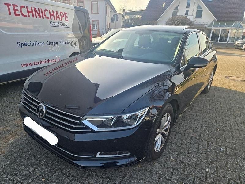 Gebraucht VW Passat 120 PS (88 kW) 2019 Schwarz Limousine