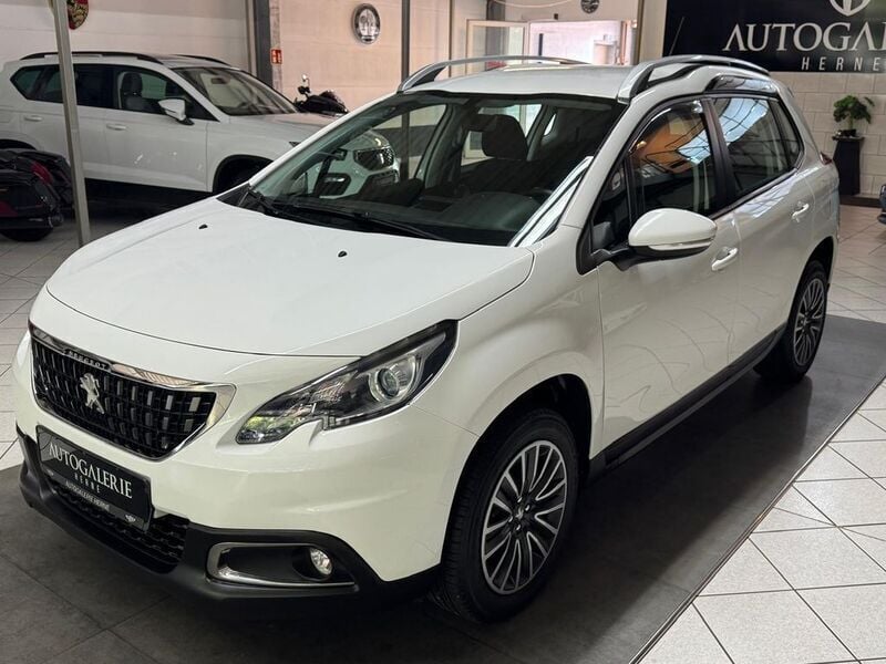 Weiß Gebraucht 2019 Peugeot 2008 Active SUV | 10.000 € (Guter Preis) - Bild 1/4