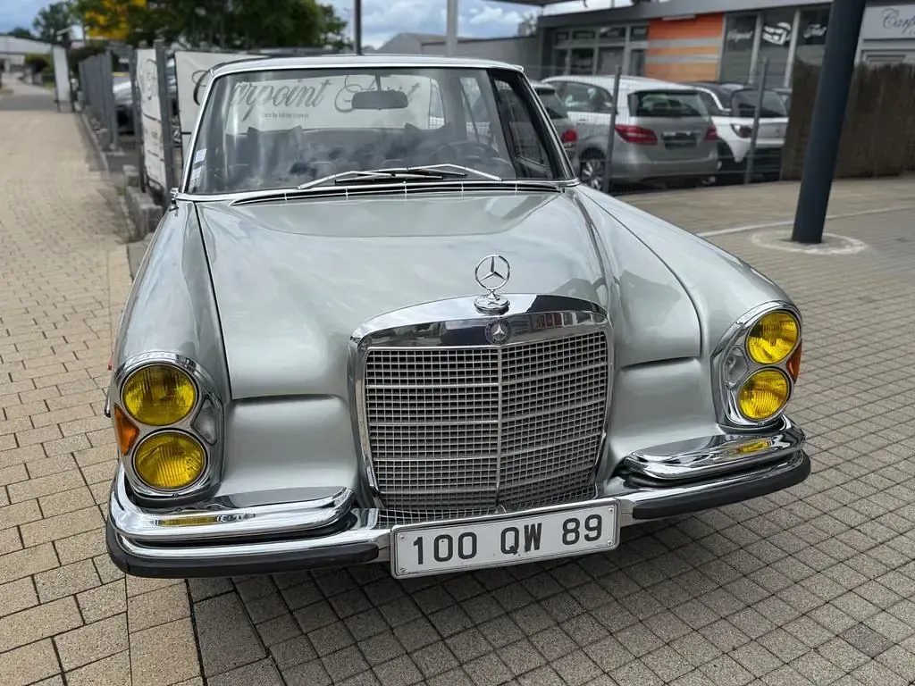 Gebraucht Mercedes 300 200 PS (147 kW) 1970 Silber Limousine