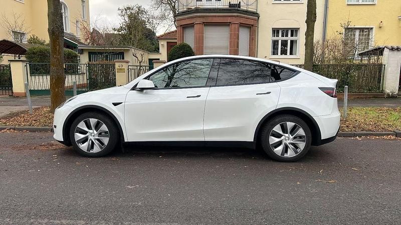 Gebraucht Tesla Model Y 274 kW (373 PS) 2023 Weiß SUV