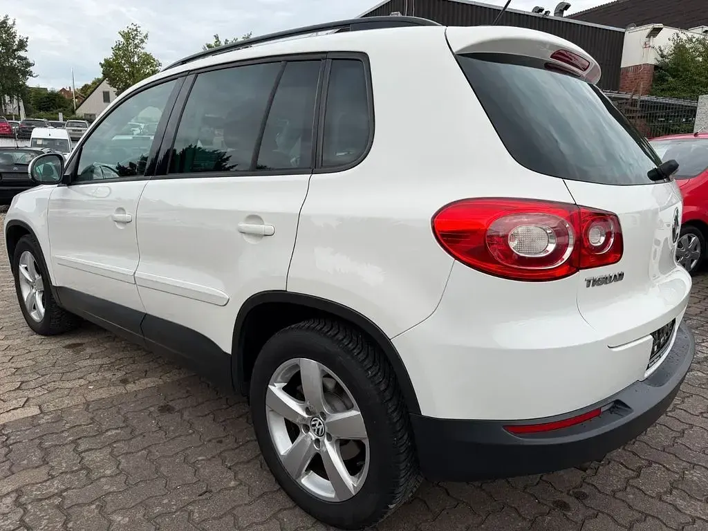 Gebraucht VW Tiguan 140 PS (102 kW) 2008 Weiß SUV