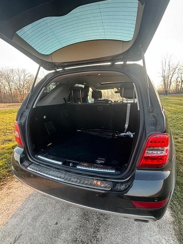 Gebraucht Mercedes ML350 231 PS (169 kW) 2010 Schwarz SUV