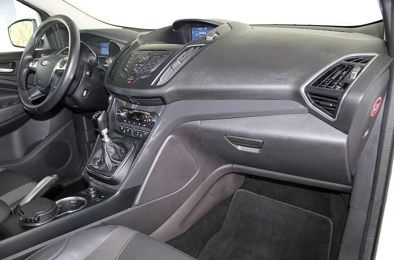 Gebraucht Ford Kuga Titanium 150 PS (110 kW) 2015 Frozen white SUV