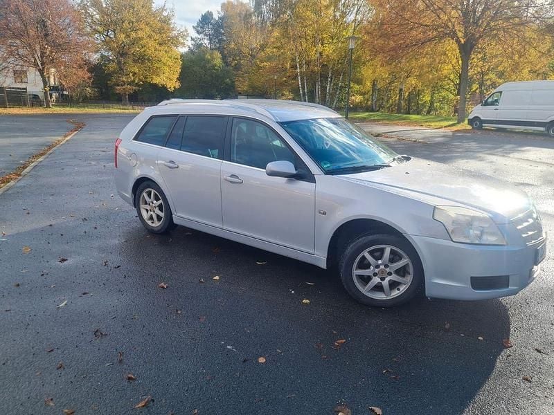 Silber Gebraucht 2010 Cadillac BLS Kombi | 4.490 € - Bild 1/4