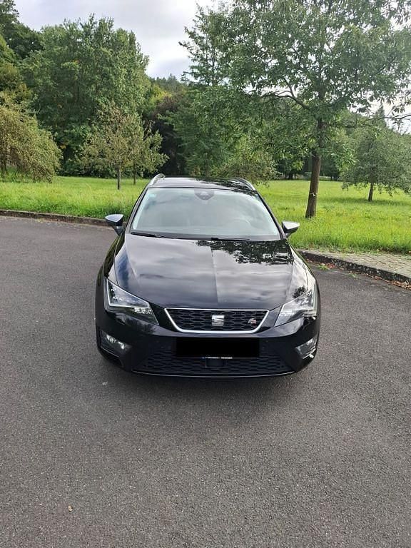 Schwarz Gebraucht 2016 Seat Leon ST FR Kombi | 11.000 € (Fairer Preis) - Bild 1/4