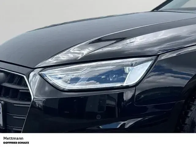 Gebraucht Audi A4 Business 150 PS (110 kW) 2022 Mythosschwarz metallic Kombi