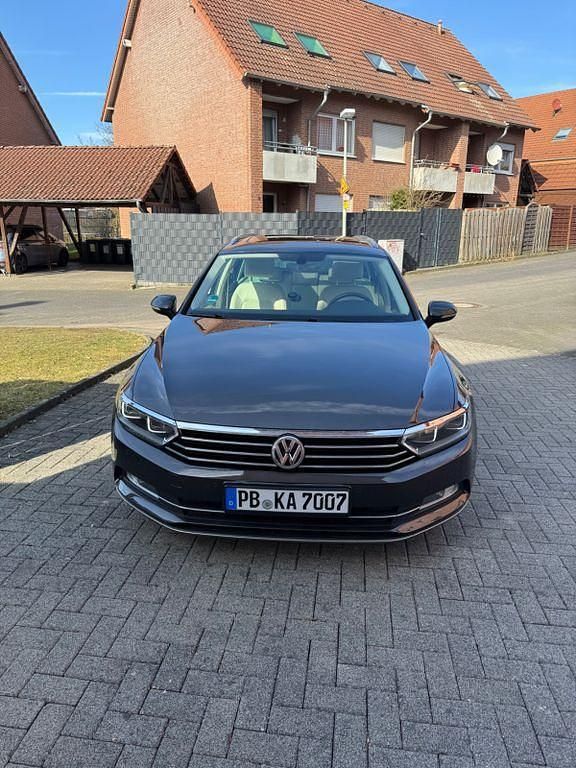 Gebraucht VW Passat Comfortline 120 PS (88 kW) 2016 Braun Kombi