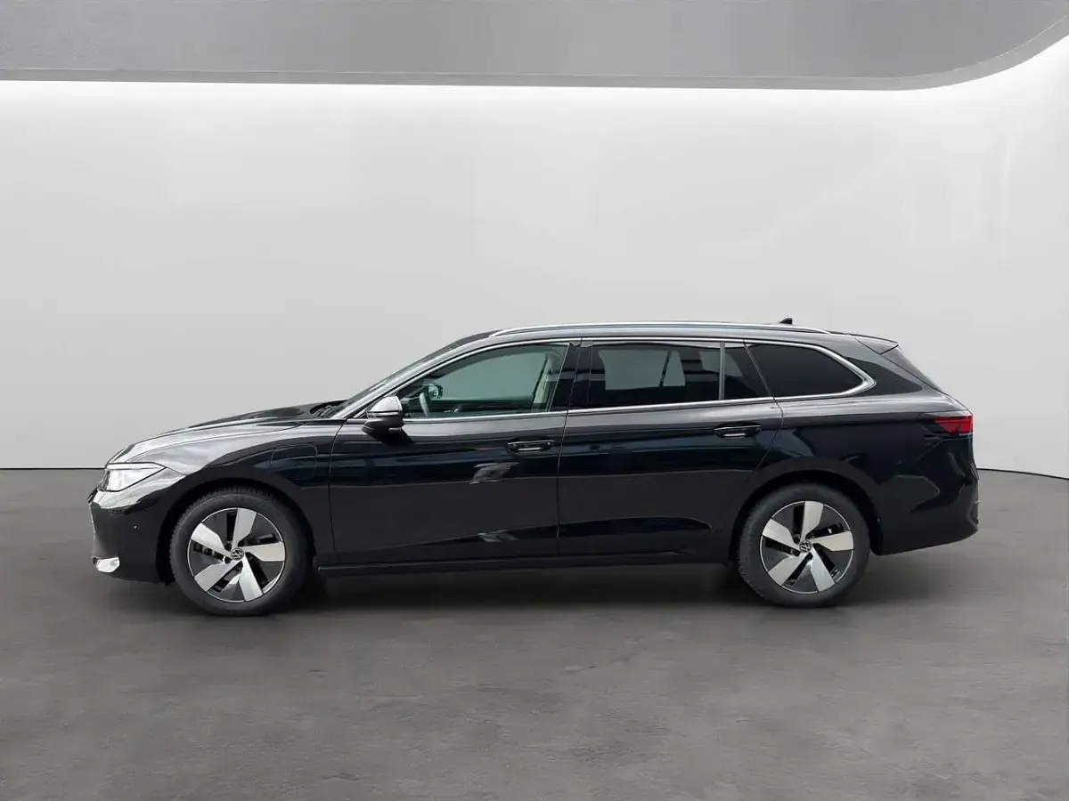 Gebraucht VW Passat Business 204 PS (150 kW) 2025 Grenadillschwarz metallic Kombi