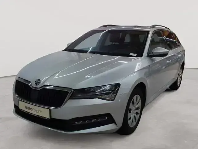 Gebraucht Skoda Superb Active 150 PS (110 kW) 2022 Silber Kombi