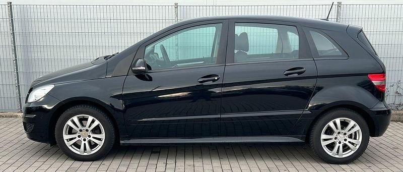Gebraucht Mercedes B180 109 PS (80 kW) 2010 Schwarz Van / Kleinbus