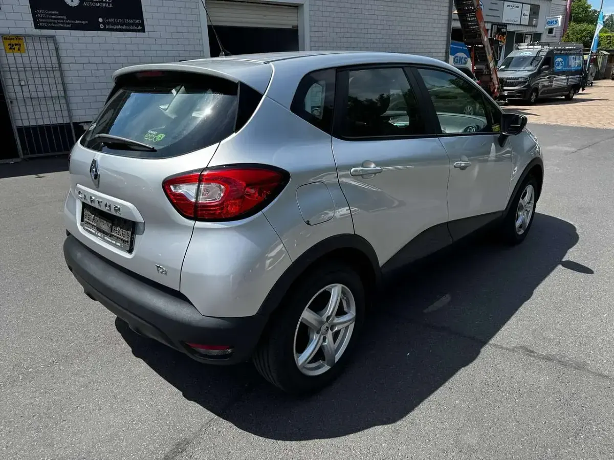 Gebraucht Renault Captur Expression 90 PS (66 kW) 2015 Platingrau SUV