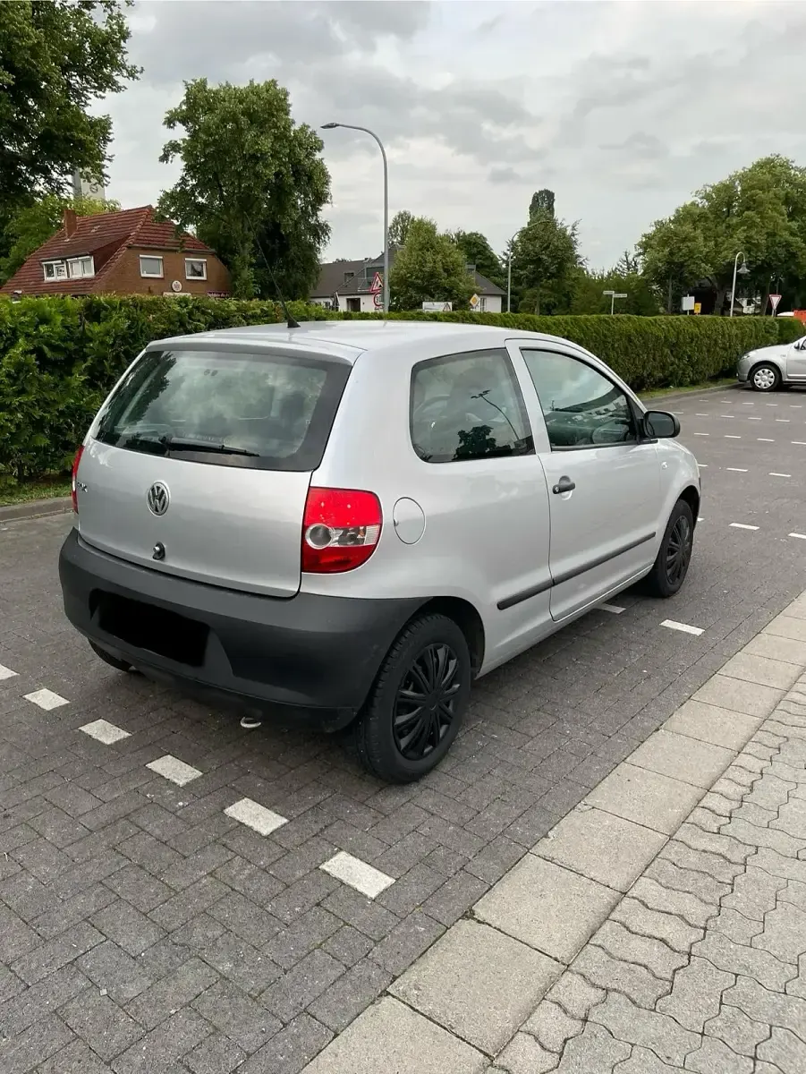 Usado VW Fox 54 CV (39 kW) 2008 Plateado Utilitario