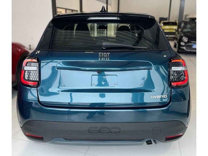 Neu Fiat 600 101 PS (74 kW) 2026 Dunkelgruen SUV