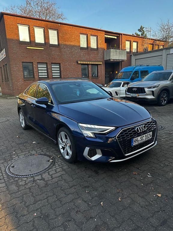 Gebraucht Audi A3 Premium 204 PS (150 kW) 2023 Blau Limousine