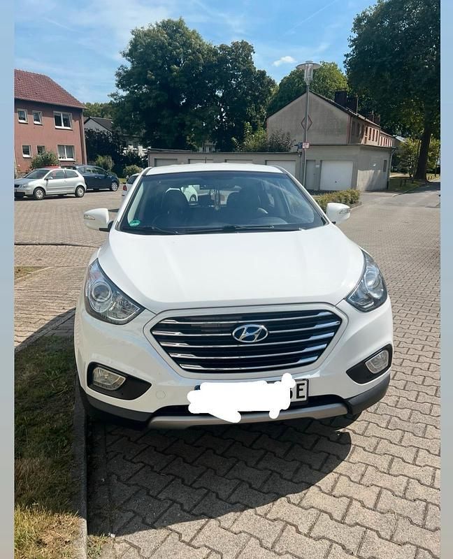 Weiß Gebraucht 2015 Hyundai ix35 SUV | 10.000 € (Teuer) - Bild 1/4