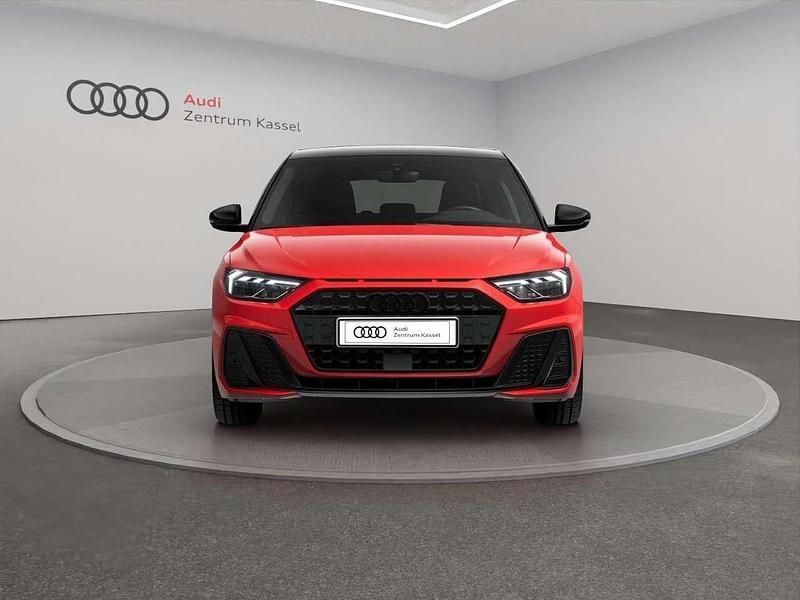 Progressivrot metallic Neu 2024 Audi A1 Ambiente Kleinwagen | 34.190 € (Fairer Preis) - Bild 1/1