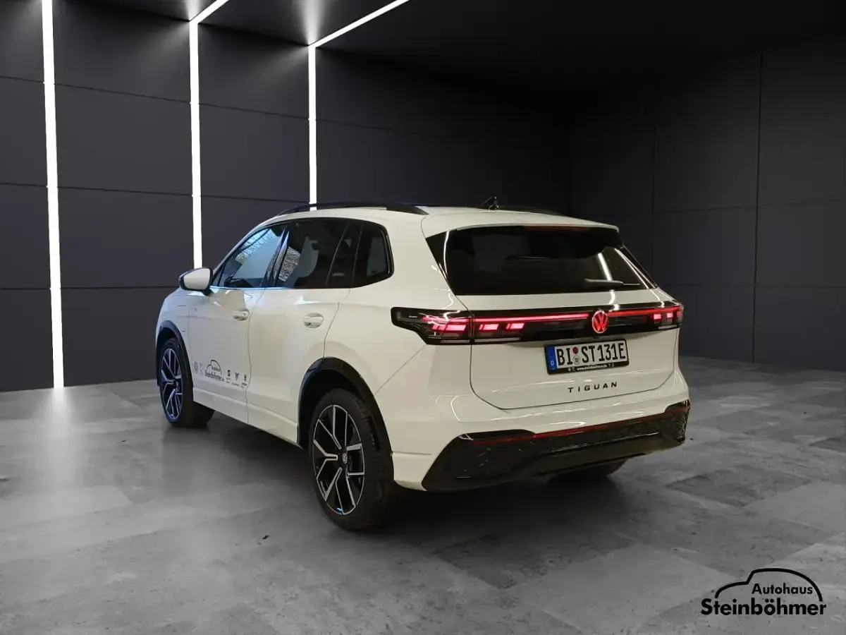 Gebraucht VW Tiguan R-line 272 PS (200 kW) 2025 Pure white SUV