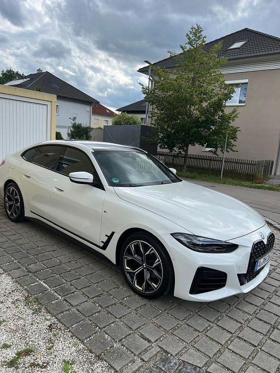 Weiß Gebraucht 2021 BMW 420 Gran Coupé M Sport Coupé | 35.200 € (Teuer) - Bild 1/4