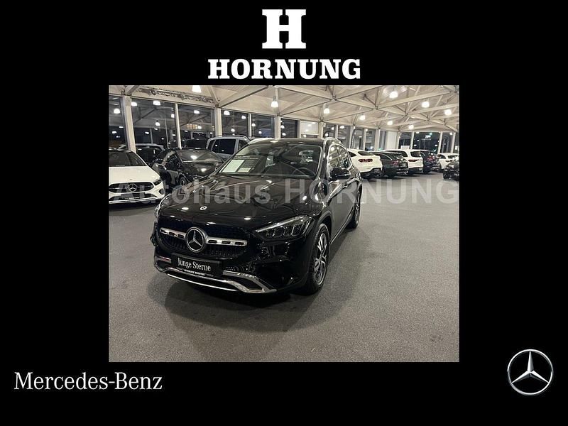 Metalliclack kosmosschwarz Gebraucht 2024 Mercedes GLA180 Progressive SUV | 36.900 € (Fairer Preis) - Bild 1/4